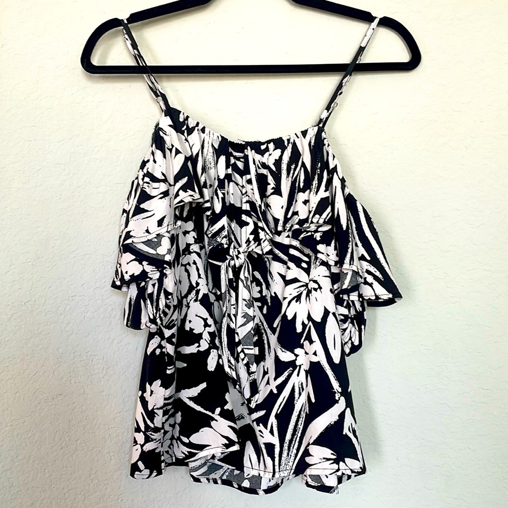 NWT Black and White off-the-shoulder top size Medium